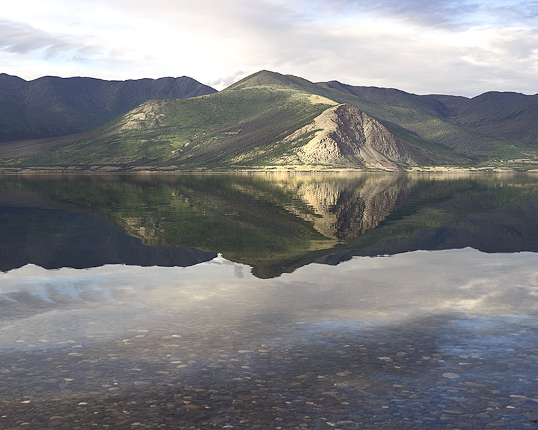 Kluane Lake a Ruby Range