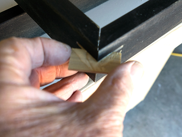 Inserting Spline Into The Corner Slot